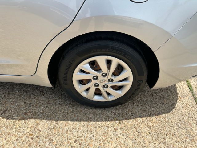 2019 Hyundai Elantra SE 6AT