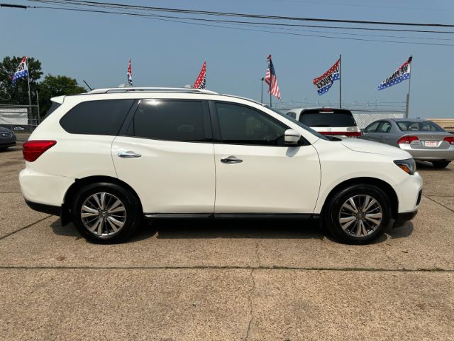 2018 Nissan Pathfinder SV