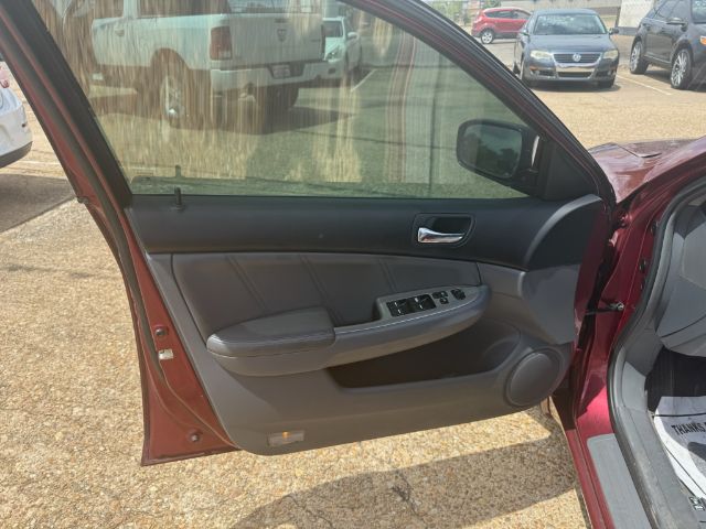 2005 Honda Accord EX V-6 Sedan AT with
