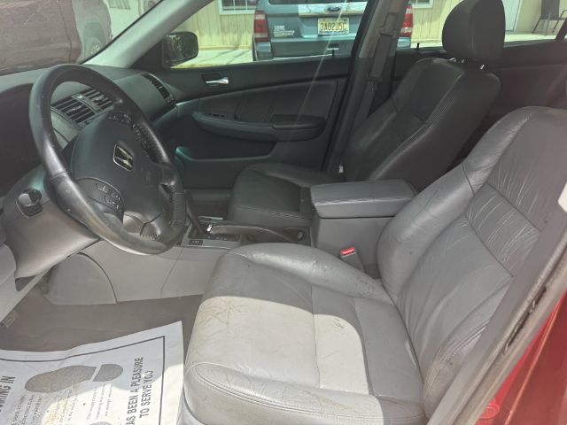 2005 Honda Accord EX V-6 Sedan AT with