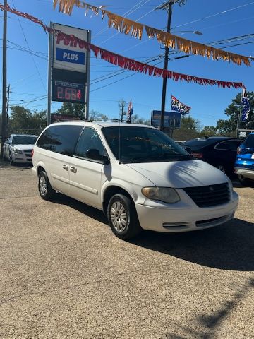 2006 Chrysler Town & Country LX