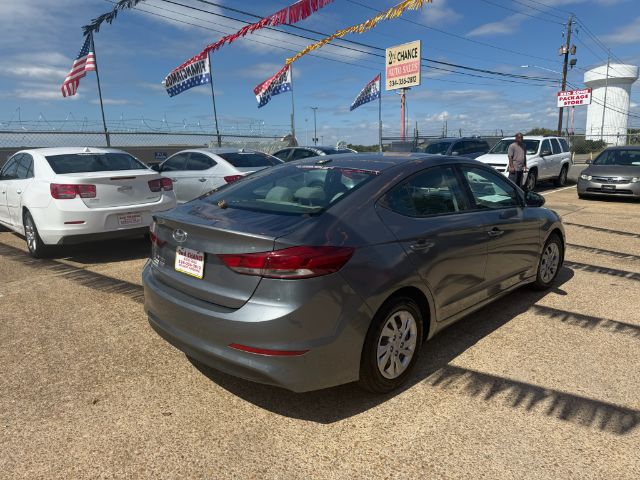 2017 Hyundai Elantra SE 6AT