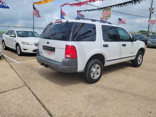2004 Ford Explorer XLS