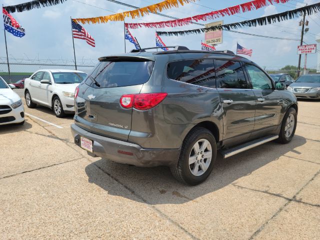 2011 Chevrolet Traverse 2LT
