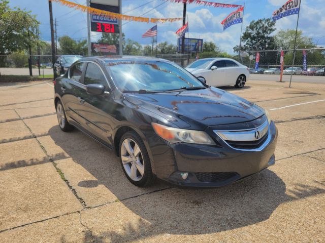 2013 Acura ILX 5-Spd AT w/ Technolo