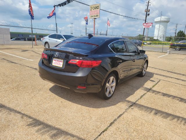 2013 Acura ILX 5-Spd AT w/ Technolo